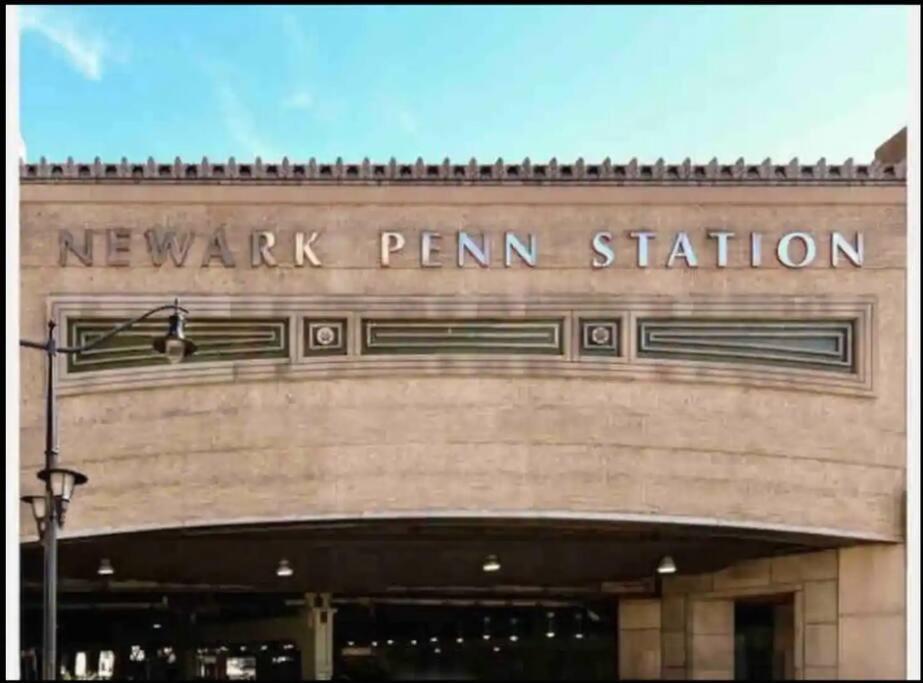 Pumpkin Premise By Airport, 5 Beds, Sleeps 8, Book 7 Days, Get 20 Percent Off Apartment Newark Exterior photo