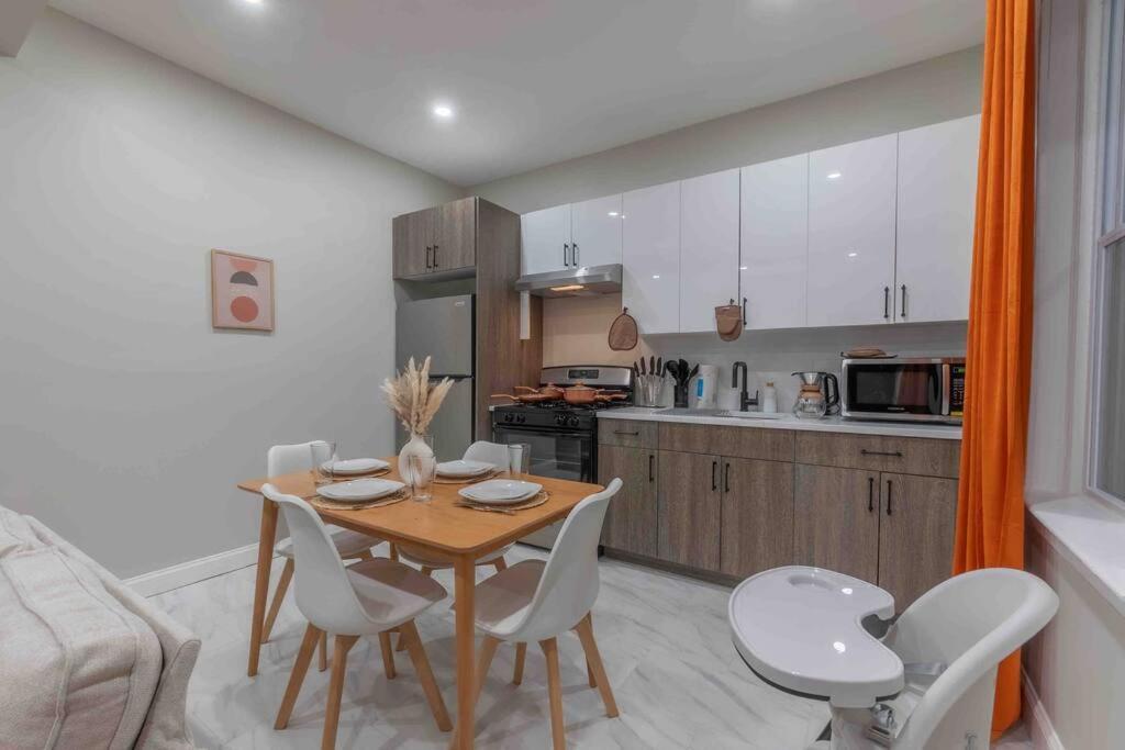 Pumpkin Premise By Airport, 5 Beds, Sleeps 8, Book 7 Days, Get 20 Percent Off Apartment Newark Exterior photo